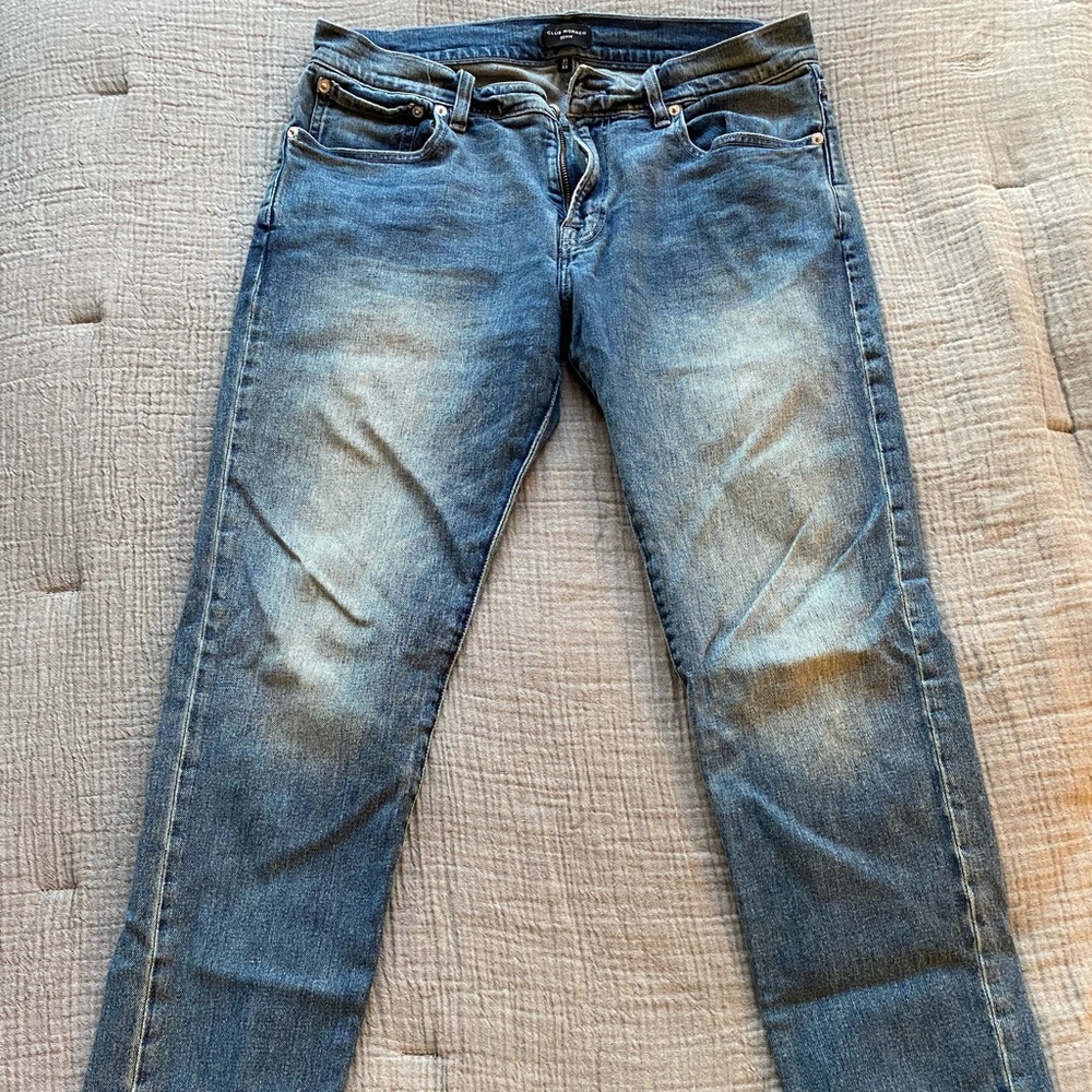 Club Monaco mens 31x32 distressed light denim. Great condition. Slim/skinny